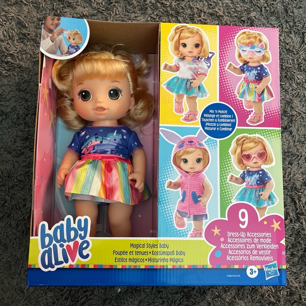 Brand New - Hasbro Baby Alive Magical Styles Baby Blonde 9 Dress Up Accessories